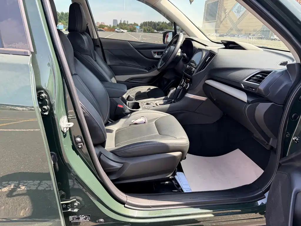 Forester 2022 2.0i AWD Deluxe Edition EyeSight купить на сайте DeffCars