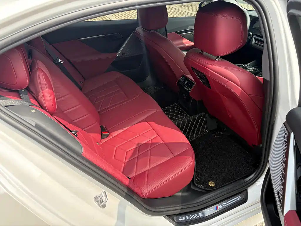 BMW 5 Series 2025 530Li Leading M Sports Package купить на сайте DeffCars