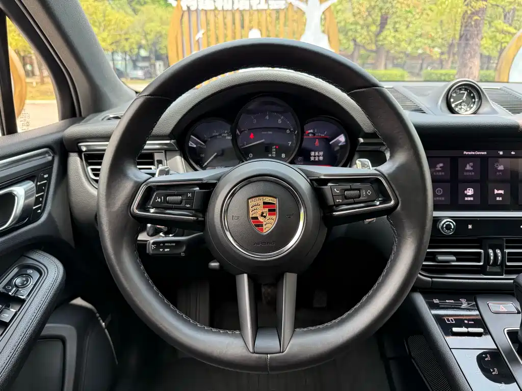 Macan 2024 Macan 2.0T купить на сайте DeffCars