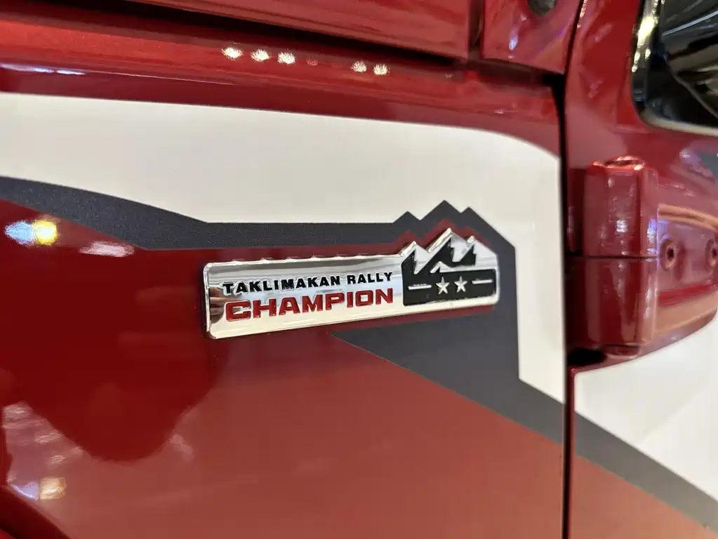 Beijing off-road BJ40 2018 2.3T automatic four-wheel drive ring tower championship version National V купить на сайте DeffCars