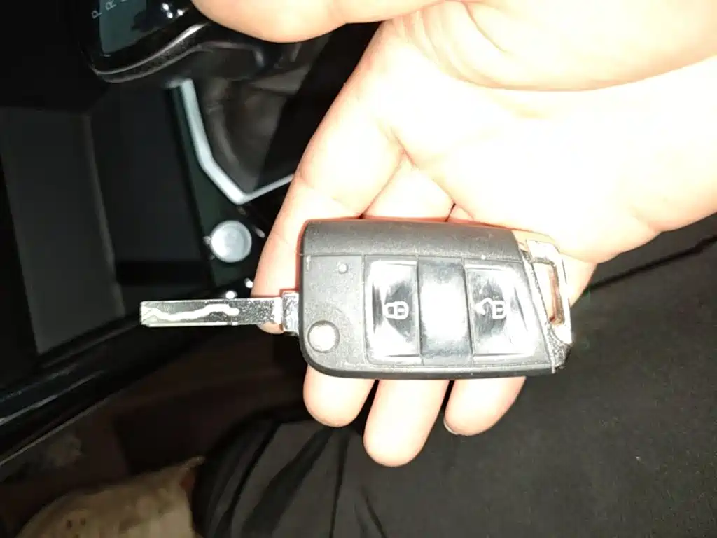 TYRON 2019 330TSI two-wheel drive luxury model, National VI купить на сайте DeffCars