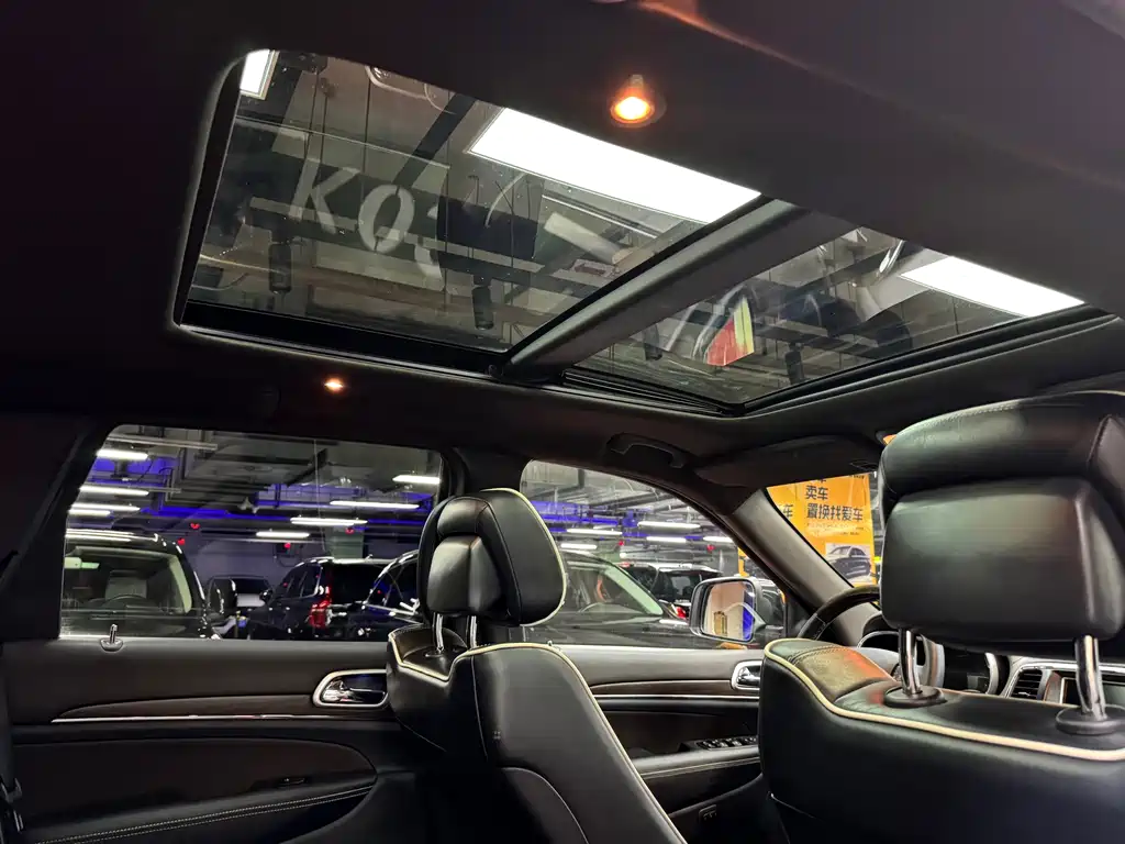 Grand Cherokee imported 2016 3.6L luxury navigation version купить на сайте DeffCars