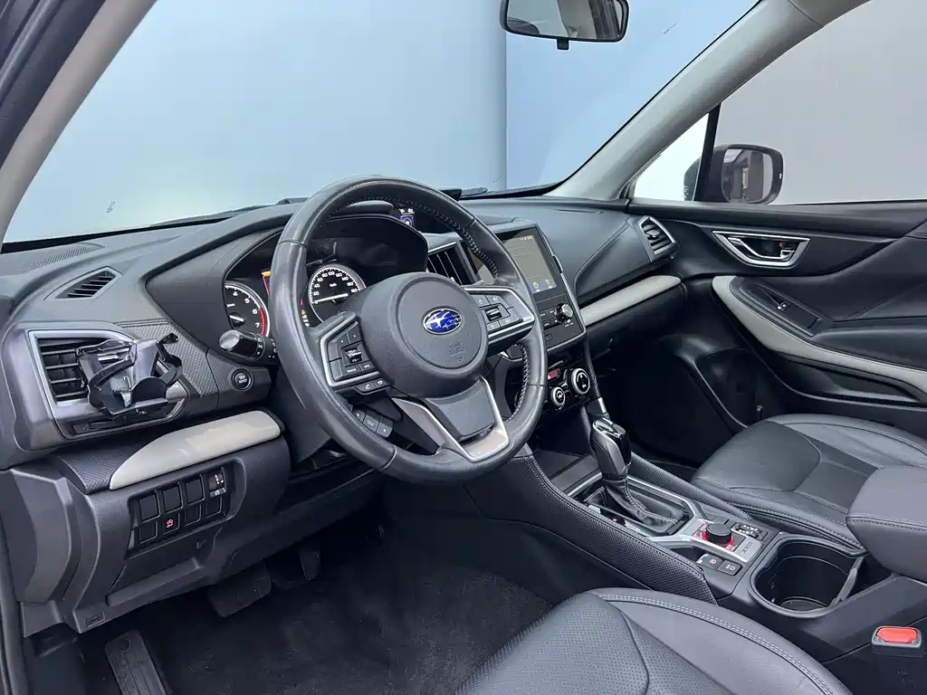 Forester 2022 2.0i AWD Deluxe Edition EyeSight купить на сайте DeffCars