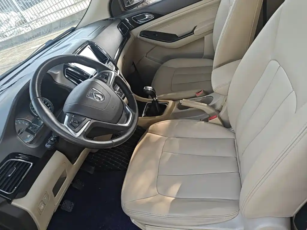 Baojun 730 2014 1.5L manual luxury navigation ESP version 7 seats купить на сайте DeffCars