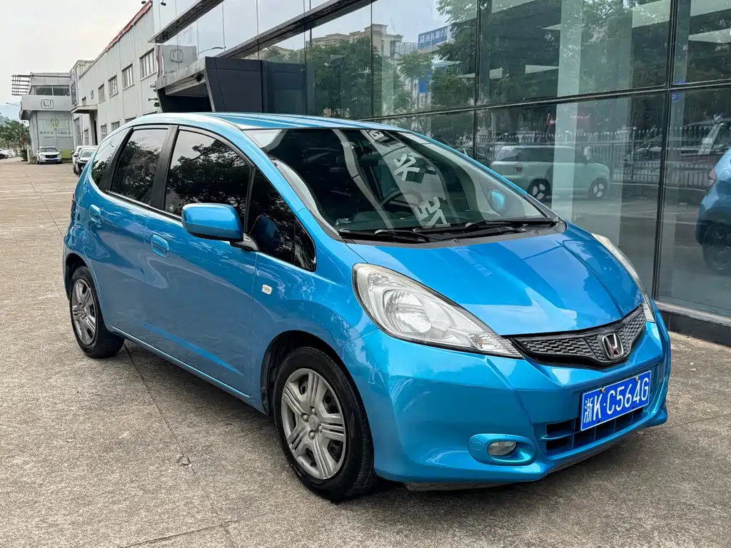 Fit 2011 1.3L automatic comfort version купить на сайте DeffCars