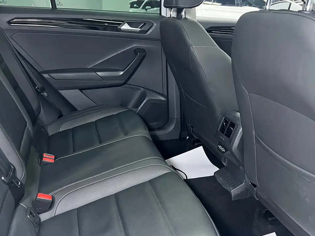 T-ROC 2021 model 280TSI DSG two-wheel drive Comfort Smart Connected Edition купить на сайте DeffCars