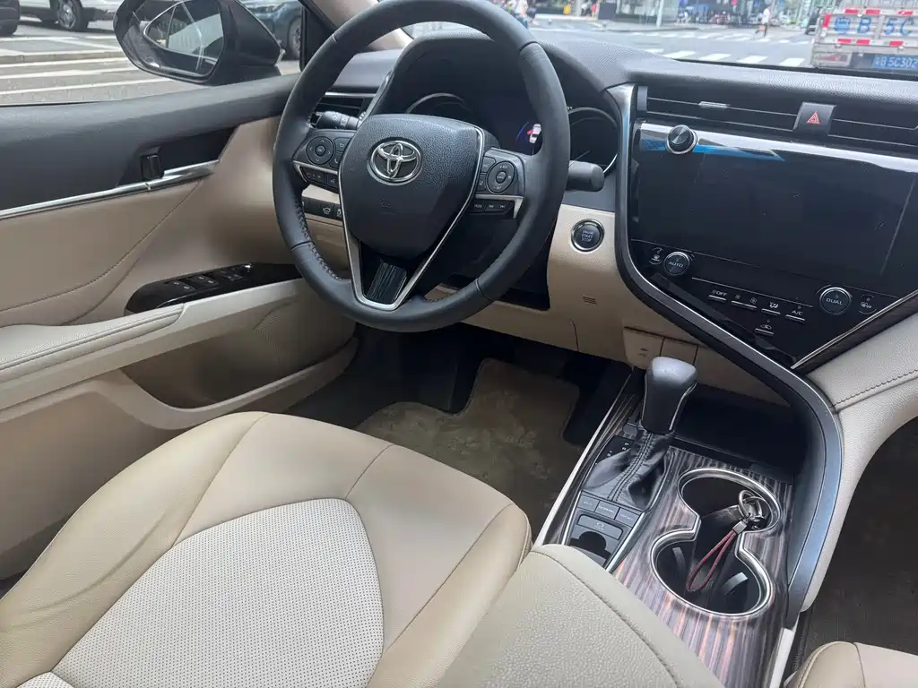 Camry 2019 2.5G Deluxe Edition National V купить на сайте DeffCars