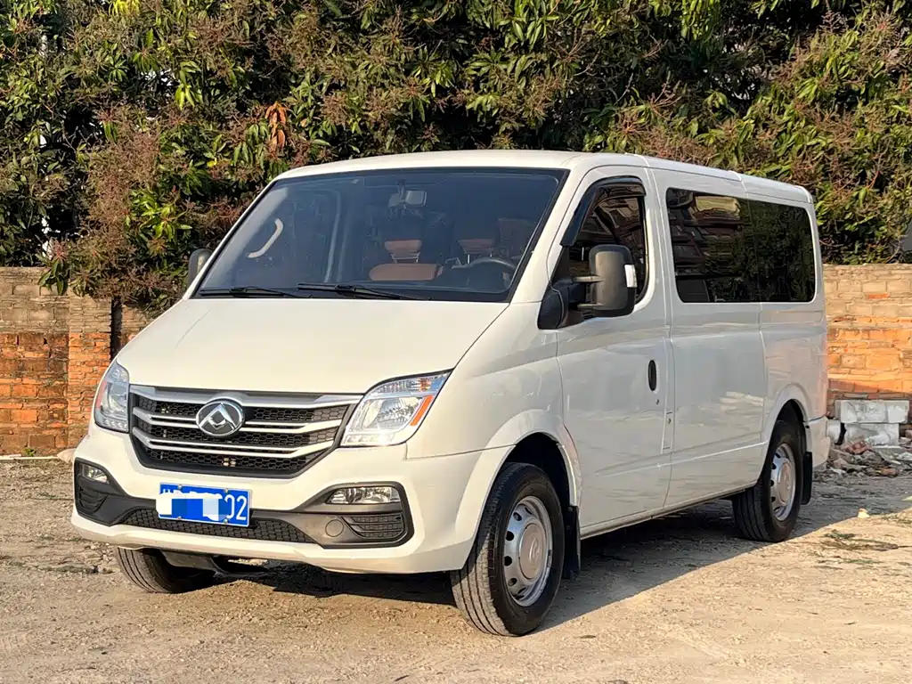 Xintu V80 2024 Model AoYuntong Value Edition 6AMT Short Axis Ultra Low Roof 127Ps 7/8/9 Seats купить на сайте DeffCars