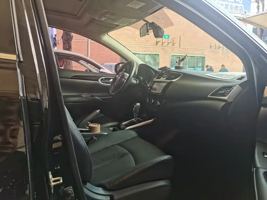 Sylphy 2018 1.6XV CVT Exclusive Edition купить на сайте DeffCars