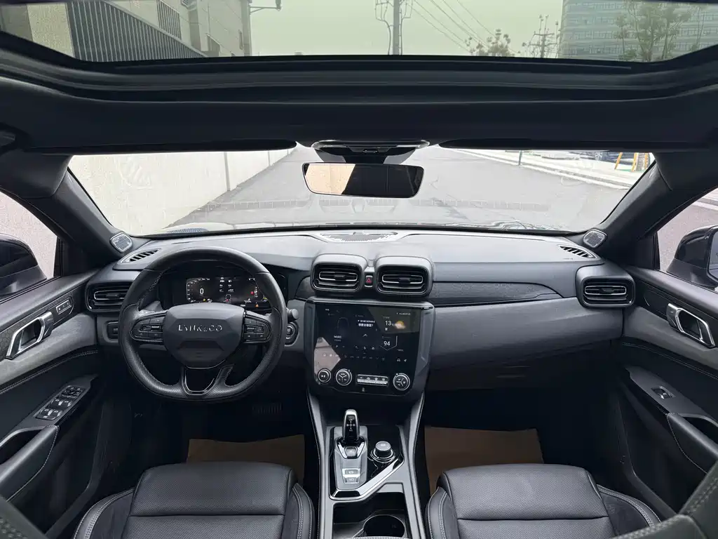 Lynk & Co 03 2022 1.5TD DCT Pro купить на сайте DeffCars