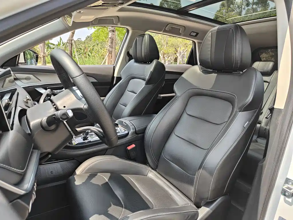 Jietu X70 PLUS 2021 model 1.6T DCT 6 seats купить на сайте DeffCars