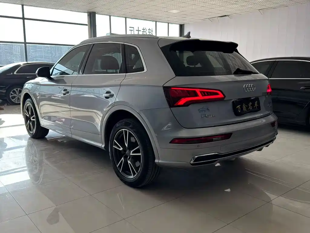 Audi Q5L 2018 40 TFSI enjoys fashionable style, National V купить на сайте DeffCars