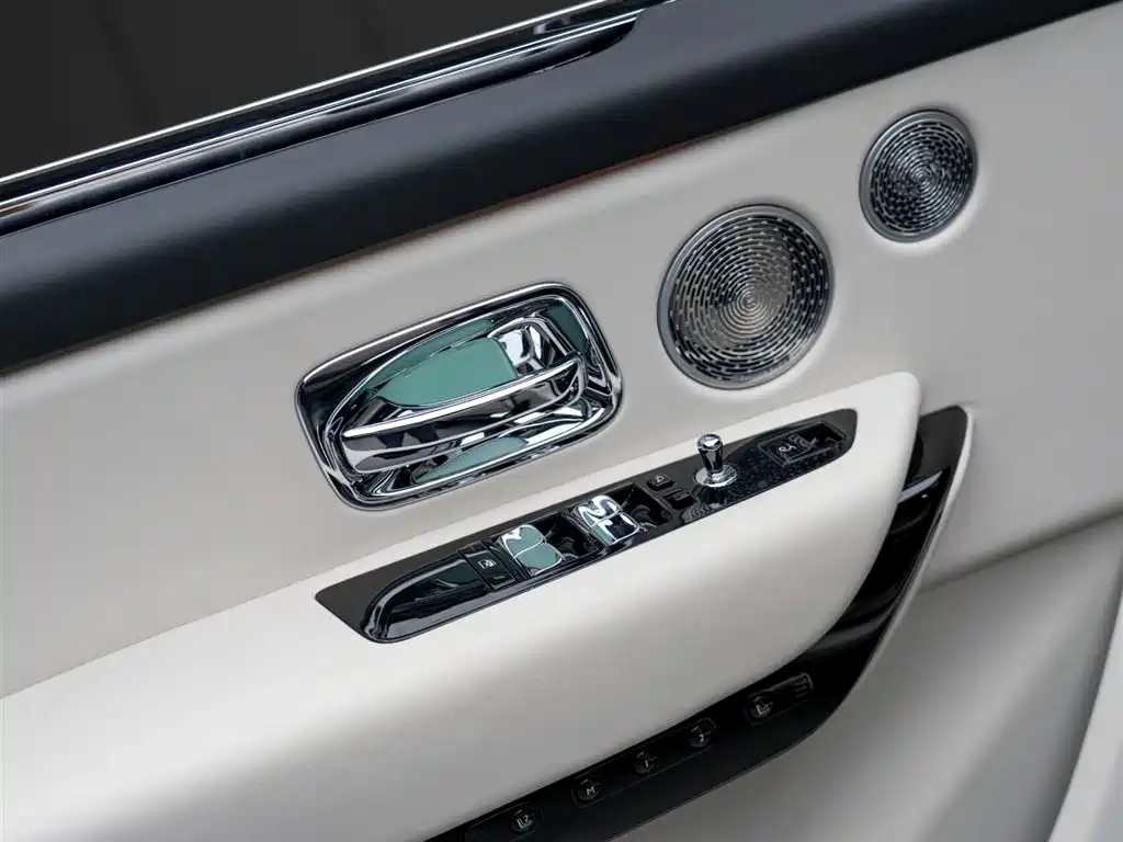 Cullinan 2018 four-seat version купить на сайте DeffCars