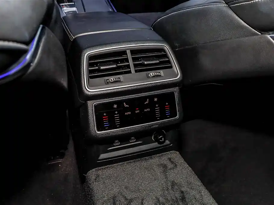 Audi A7L 2024 45TFSI S-line Dream Building Liquid Crystal Package купить на сайте DeffCars