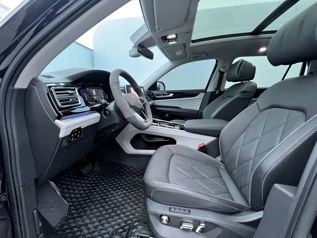 Touron 2024 380TSI four-wheel drive luxury version купить на сайте DeffCars