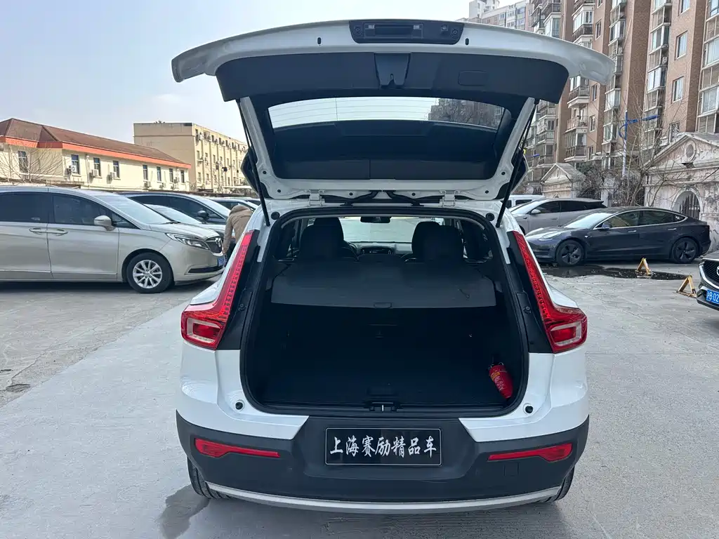 Volvo XC40 2022 T4 four-wheel drive smart travel fashion version купить на сайте DeffCars