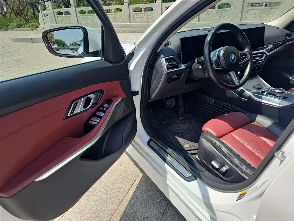BMW i3 2022 eDrive 35 L купить на сайте DeffCars