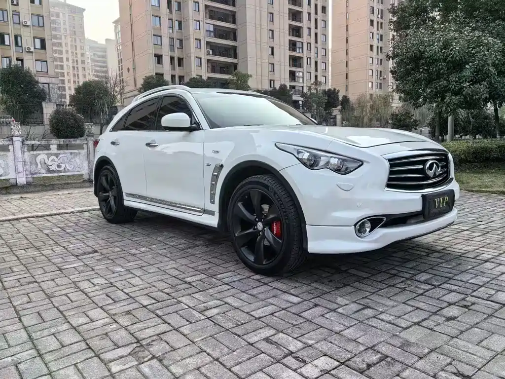 Infiniti QX70 2013 3.7L Standard Edition купить на сайте DeffCars