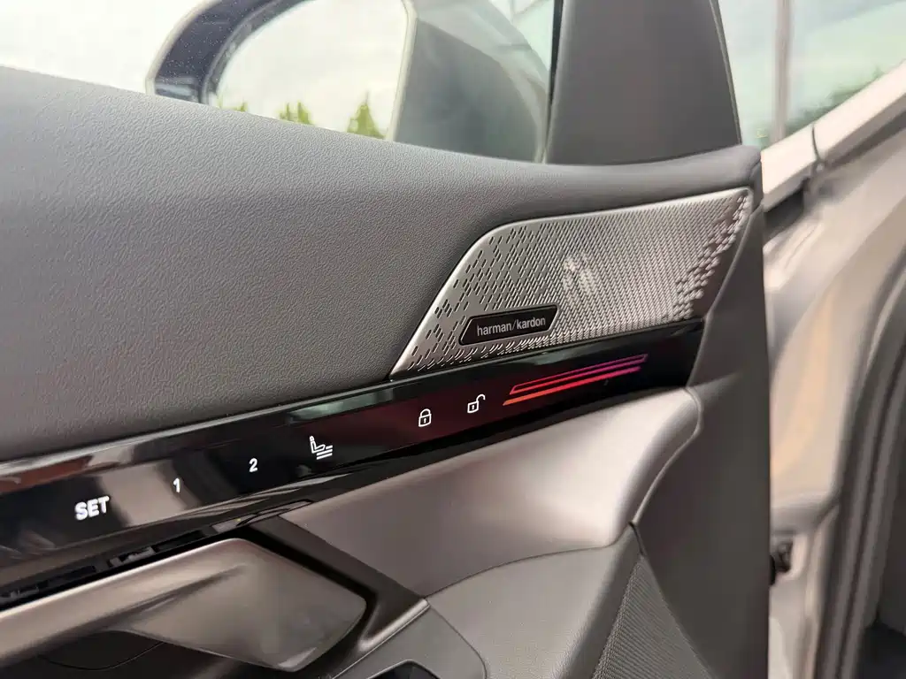 BMW 5 Series 2024 525Li M Sports Package купить на сайте DeffCars