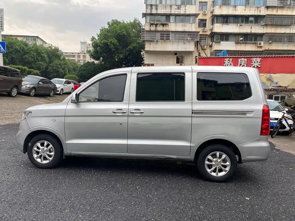 Hongguang V 2021 1.5L Jinxiang Edition LAR купить на сайте DeffCars