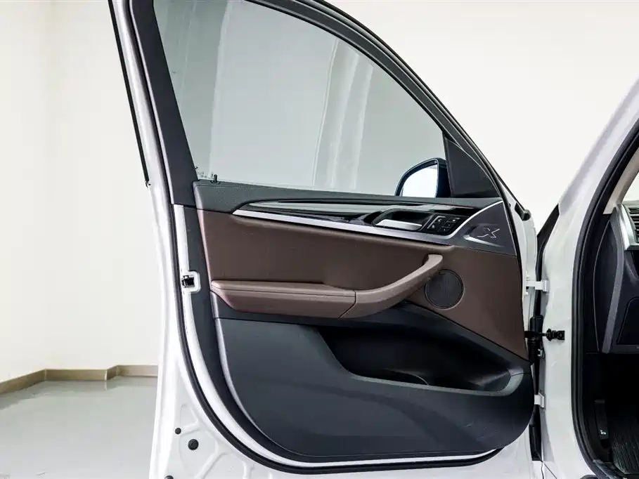 BMW X3 2023 xDrive25i M Sports Package купить на сайте DeffCars