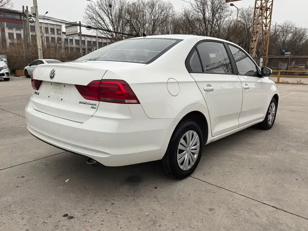 Santana 2016 1.6L Manual Fashion Edition купить на сайте DeffCars