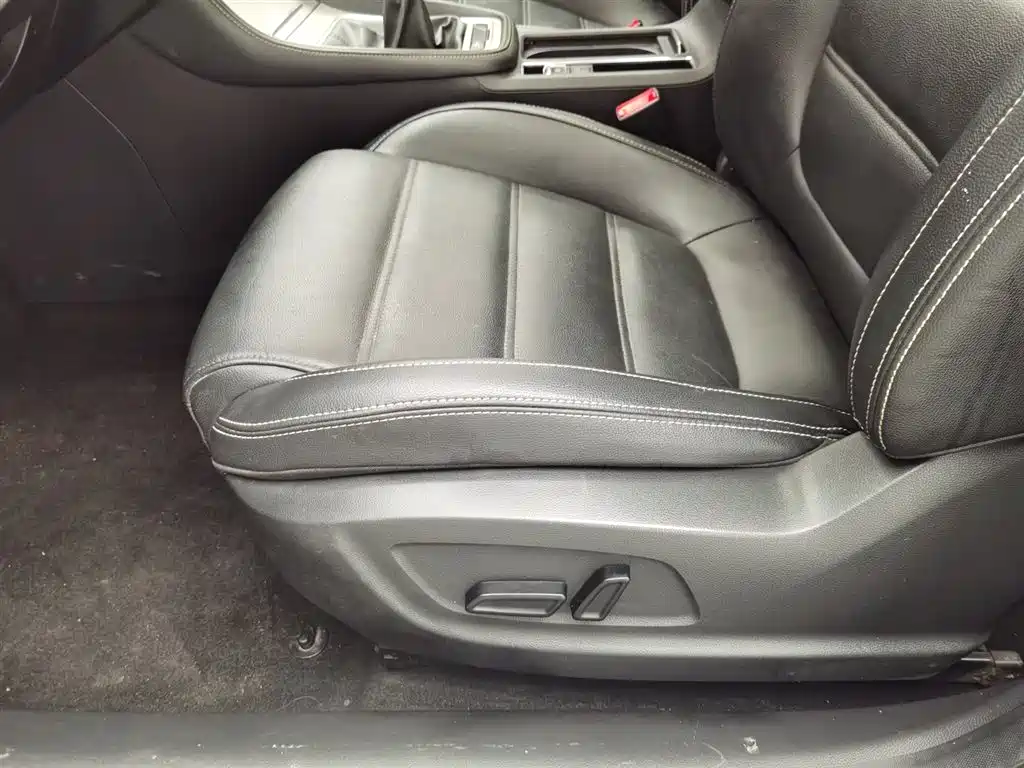 MG6 2017 20T Manual Luxury Smart Connected Edition National V купить на сайте DeffCars