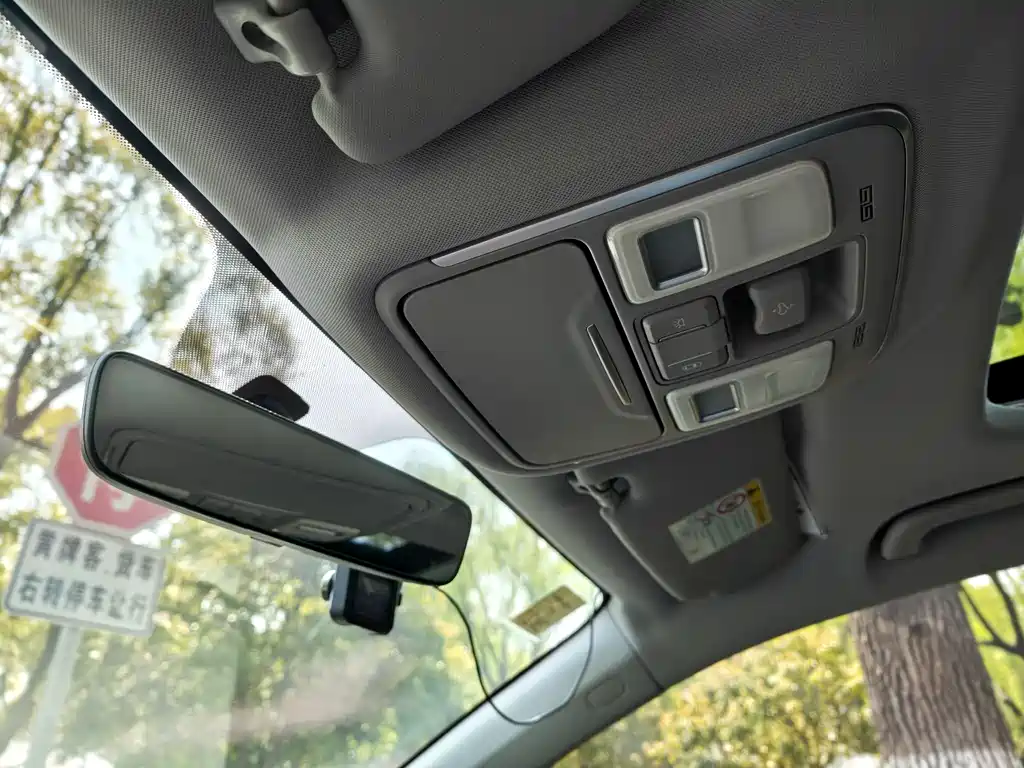 Emgrand GL 2021 UP 1.4T CVT luxury model купить на сайте DeffCars