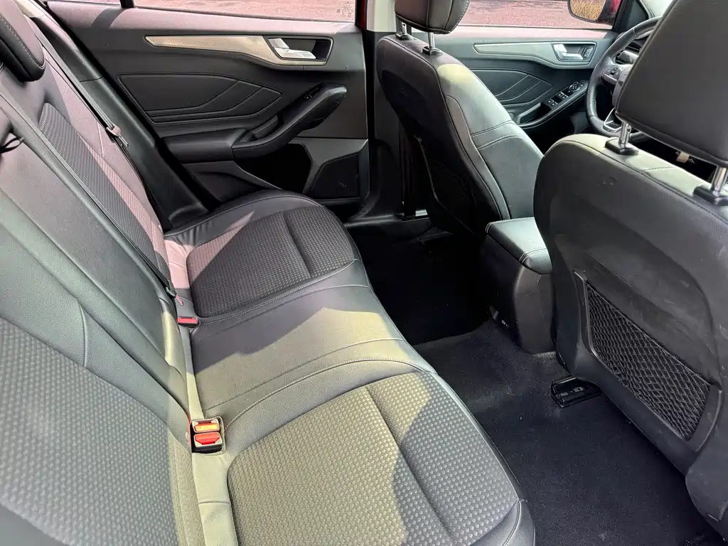 Focus 2019 Hatchback 1.5L Automatic NeochaEDGE National VI купить на сайте DeffCars