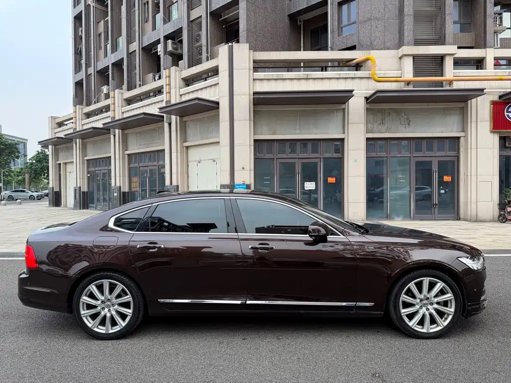 Volvo S90 2017 T5 Zhiya Edition купить на сайте DeffCars