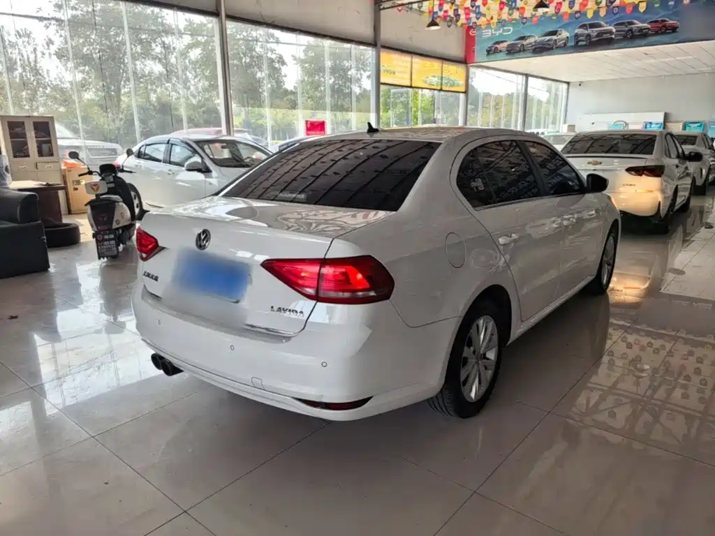 Lavida 2015 1.6L automatic comfort version купить на сайте DeffCars