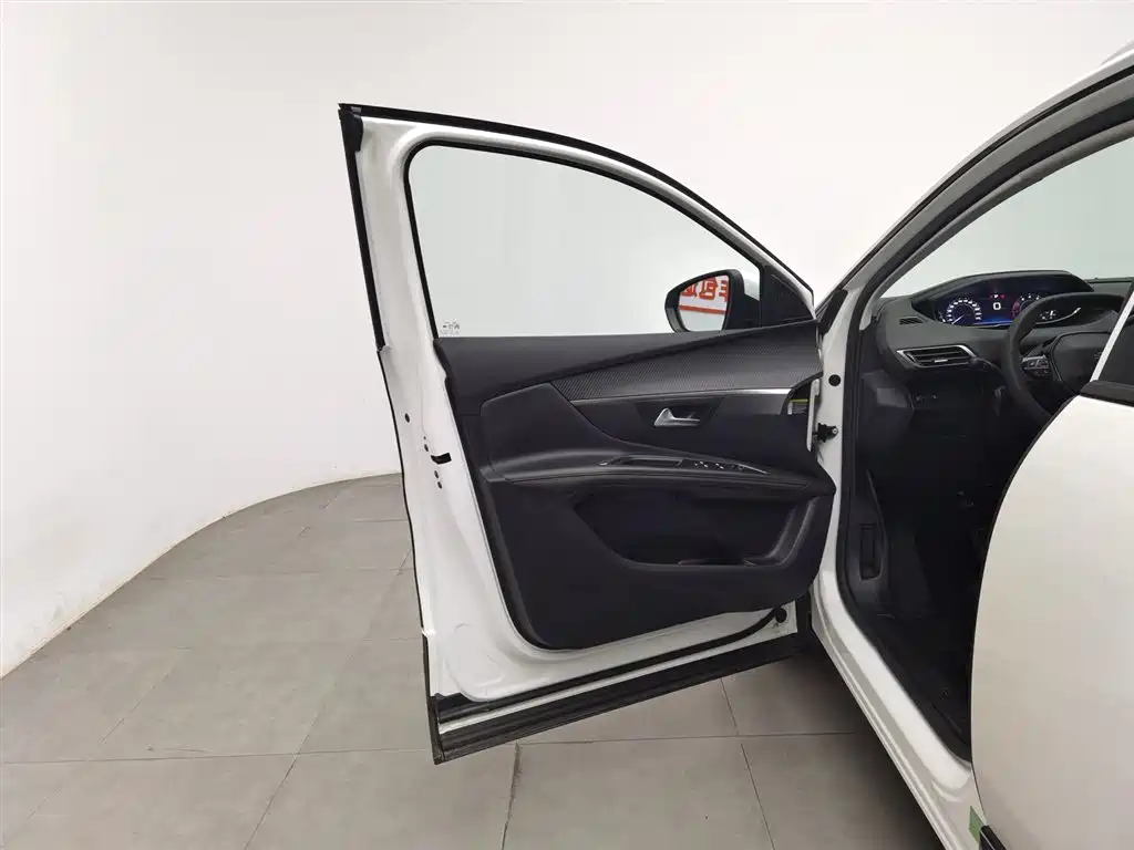 Peugeot 5008 2017 350THP 7-seater Elite Edition купить на сайте DeffCars