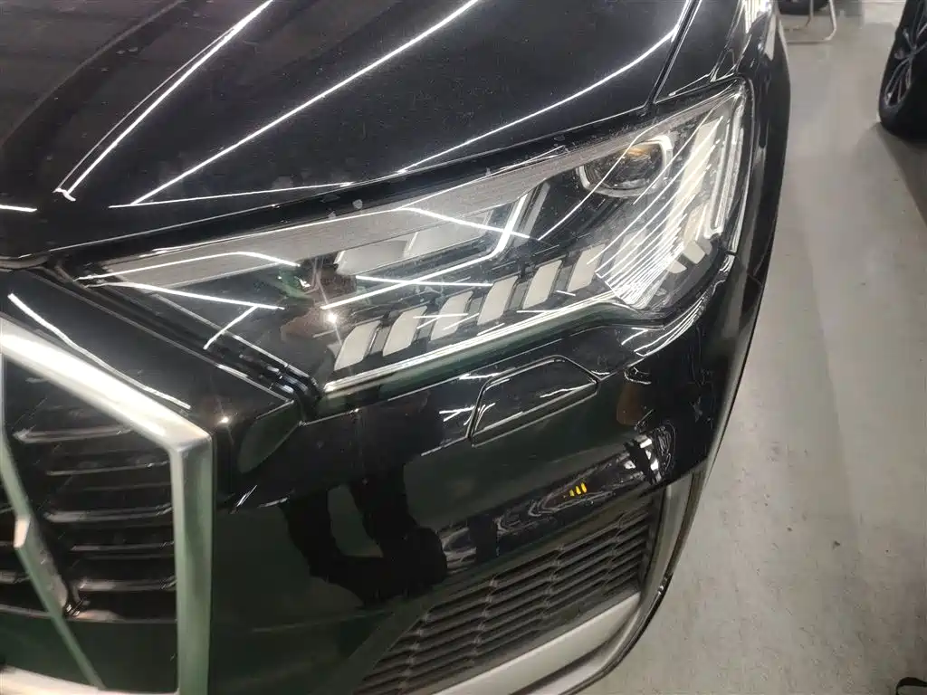 Audi Q7 2021 55 TFSI quattro S line sports version купить на сайте DeffCars