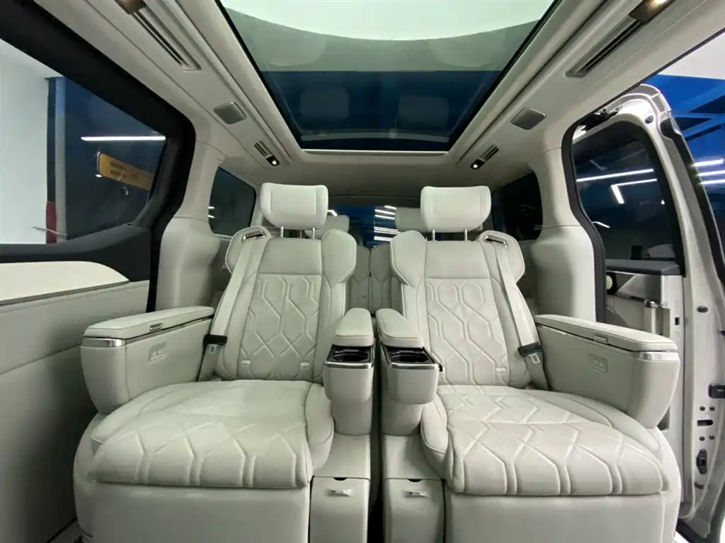 Volvo EM90 2025 Ultra six-seater купить на сайте DeffCars