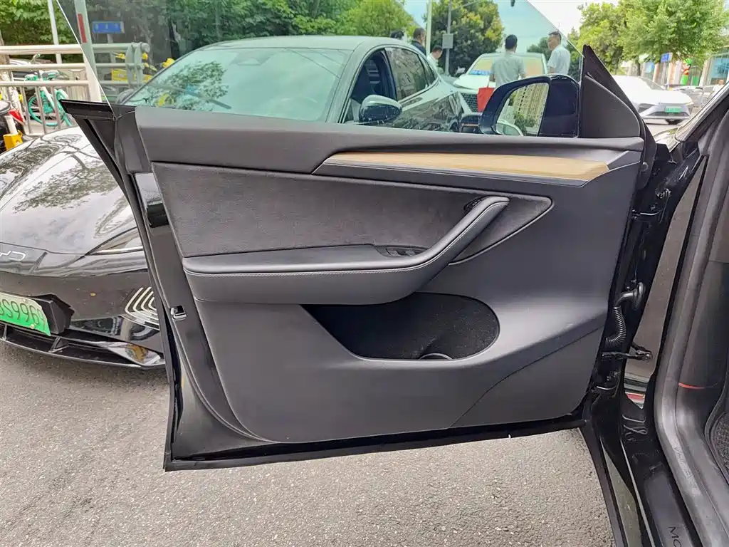Model Y 2022 facelift rear-wheel drive version купить на сайте DeffCars