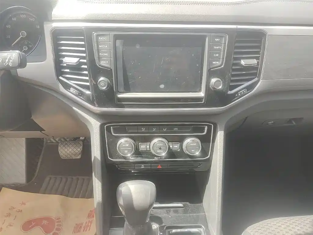 Touron 2017 380TSI four-wheel drive comfort version купить на сайте DeffCars