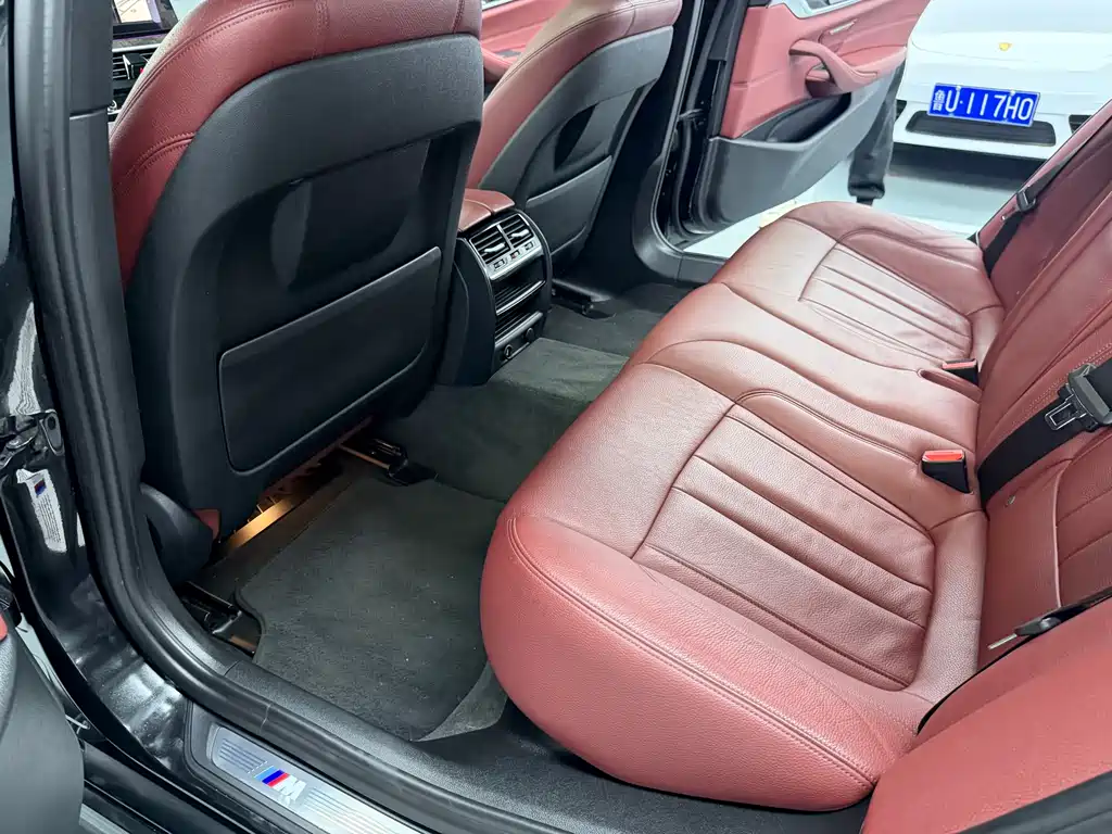 BMW 5 Series 2018 530Li Leading M Sports Package купить на сайте DeffCars