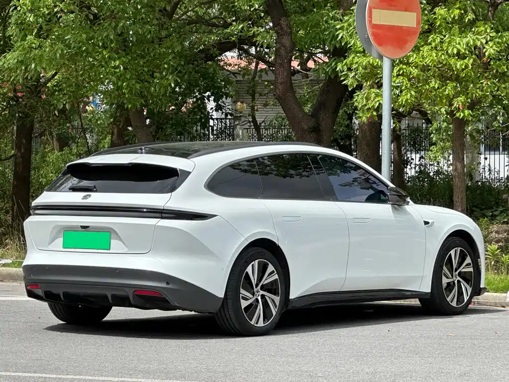 NIO ET5T 2024 75kWh Touring купить на сайте DeffCars
