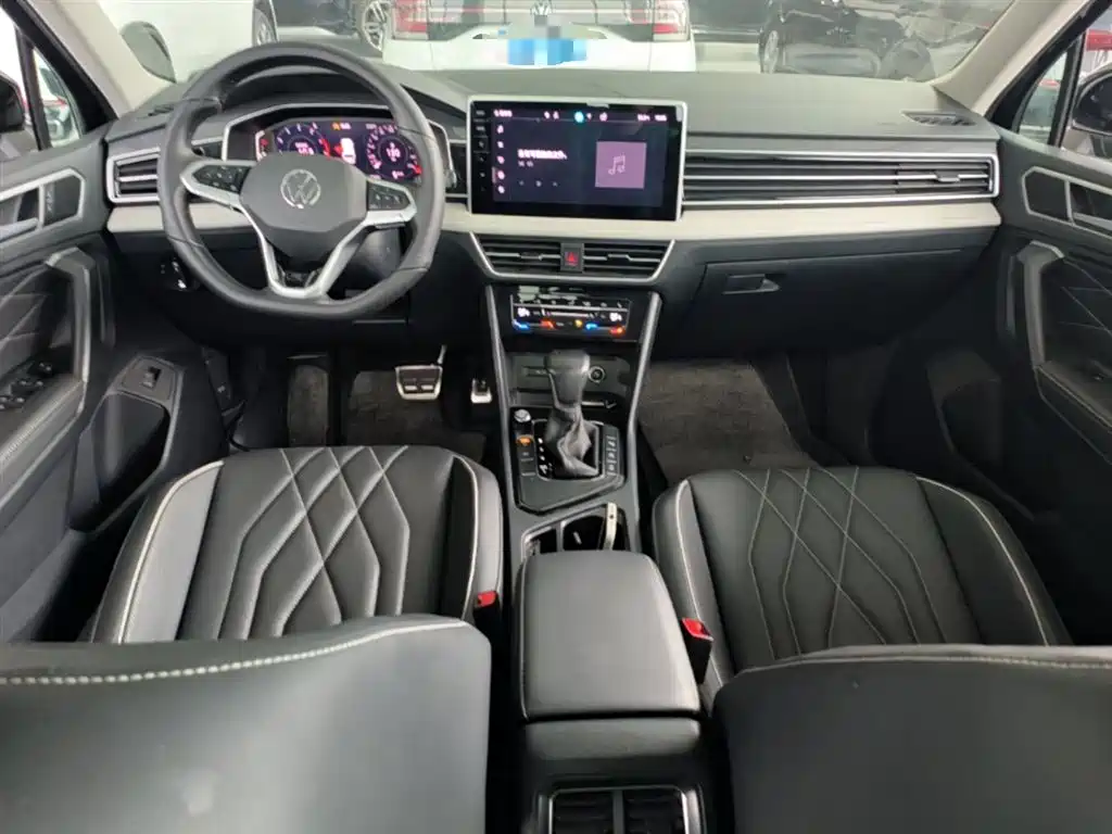 Tiguan L 2024 330TSI automatic two-wheel drive R-Line version купить на сайте DeffCars