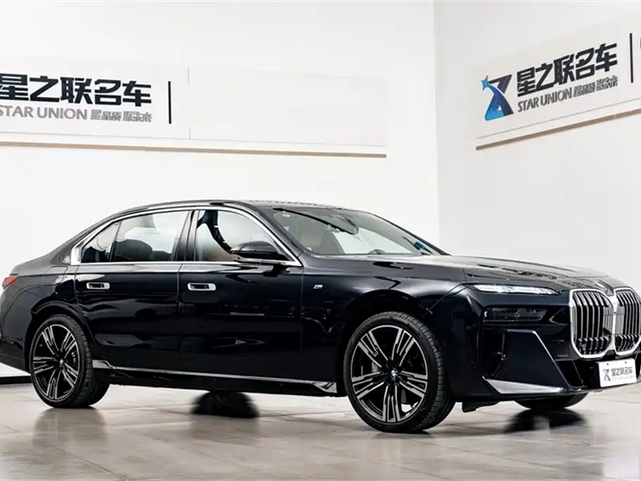BMW 7 Series 2023 740Li Exclusive M Sports Package купить на сайте DeffCars