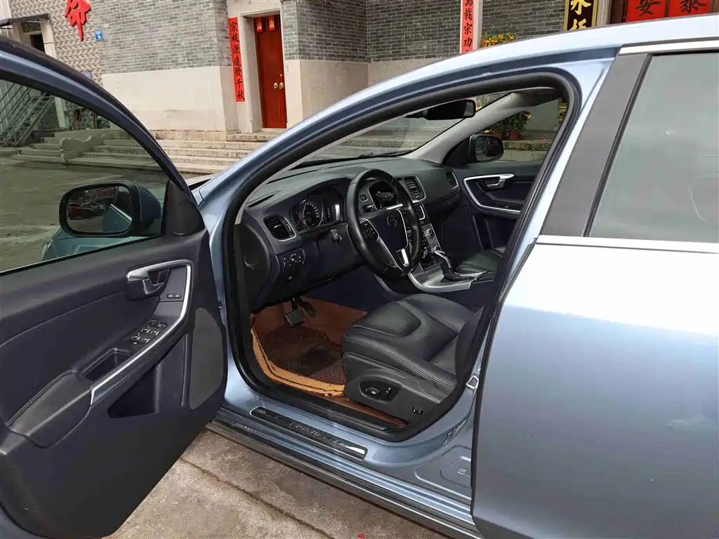 Volvo S60 2018 S60L T3 Smart Edition купить на сайте DeffCars
