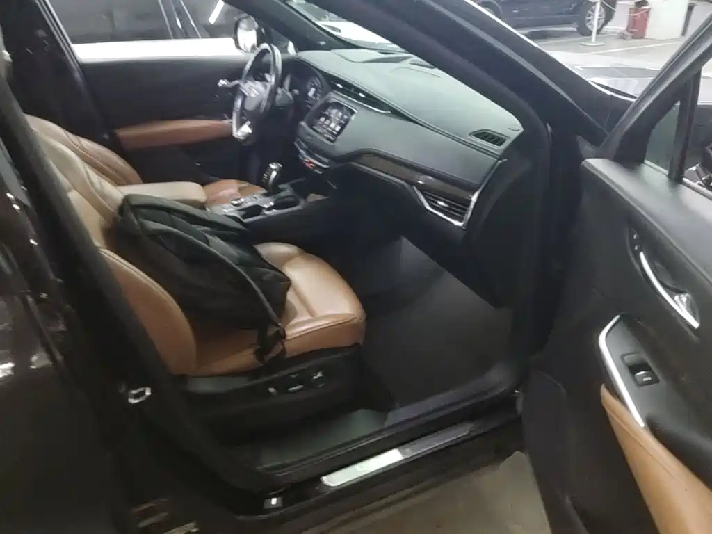 Cadillac XT4 2018 28T 4WD Platinum Edition купить на сайте DeffCars