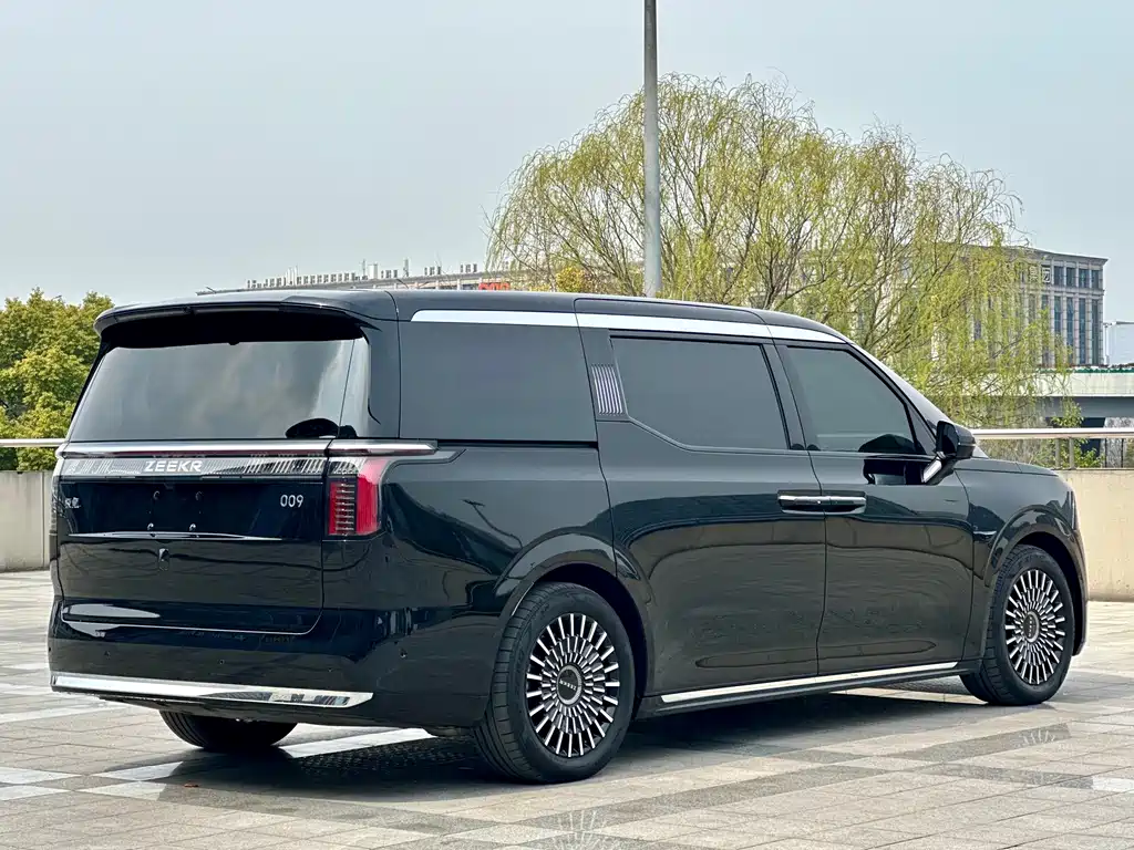 Jikrypton 009 2024 six-seater executive version four-wheel drive 108kWh купить на сайте DeffCars