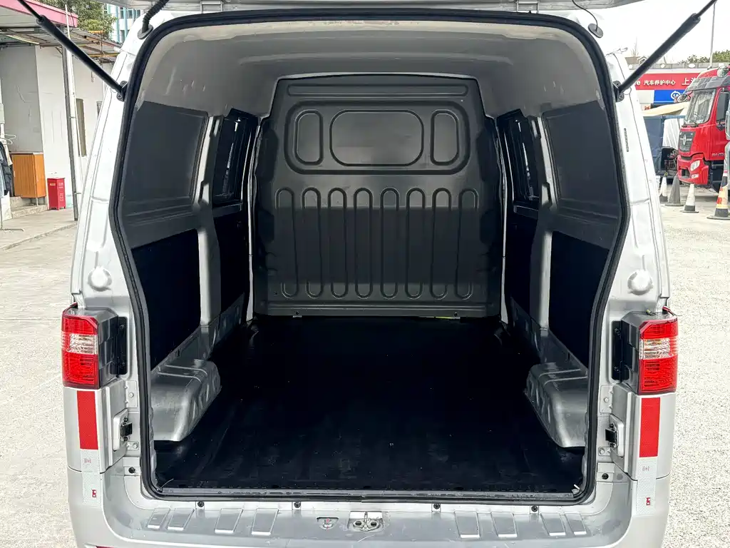 Hiace X30 2024 1.5L wealth van 2/5 seats front air conditioner купить на сайте DeffCars