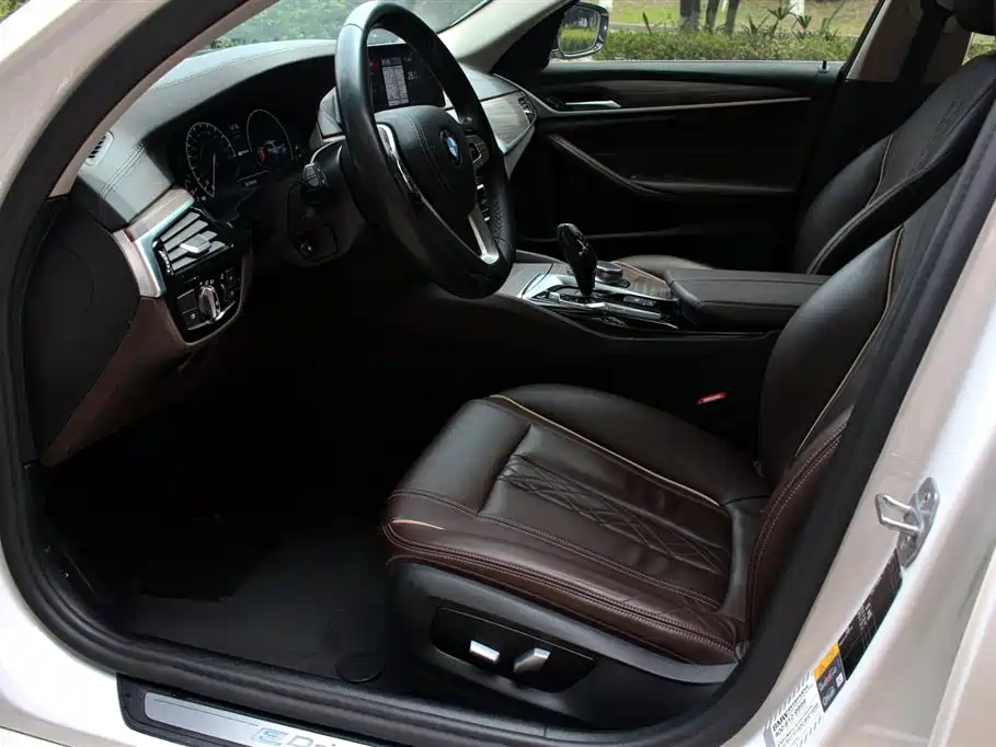 BMW 5 Series New Energy 2019 Model 530Le Luxury Package купить на сайте DeffCars