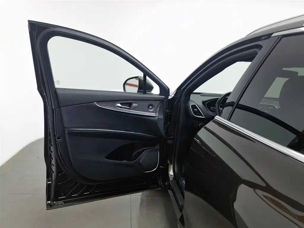 Voyager imported 2019 2.7T four-wheel drive premium version, National VI купить на сайте DeffCars