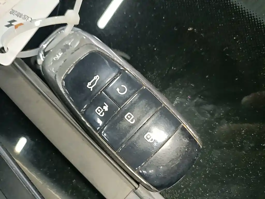 Aion V 2024 Plus 70 Star Yellow Edition Tri-Yuan Lithium купить на сайте DeffCars