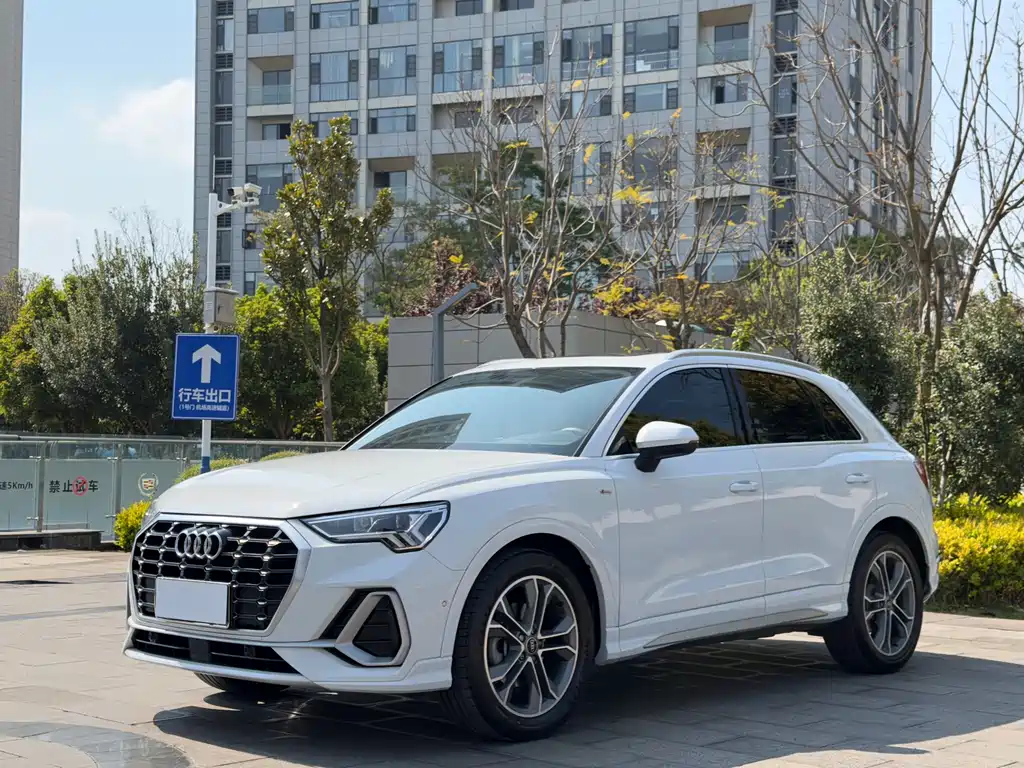 Audi Q3 2021 40 TFSI Fashionable and Dynamic купить на сайте DeffCars