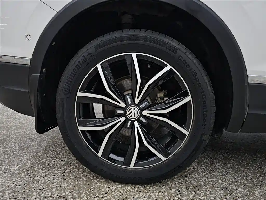 Tiguan L 2020 330TSI automatic two-wheel drive smart luxury version National VI купить на сайте DeffCars