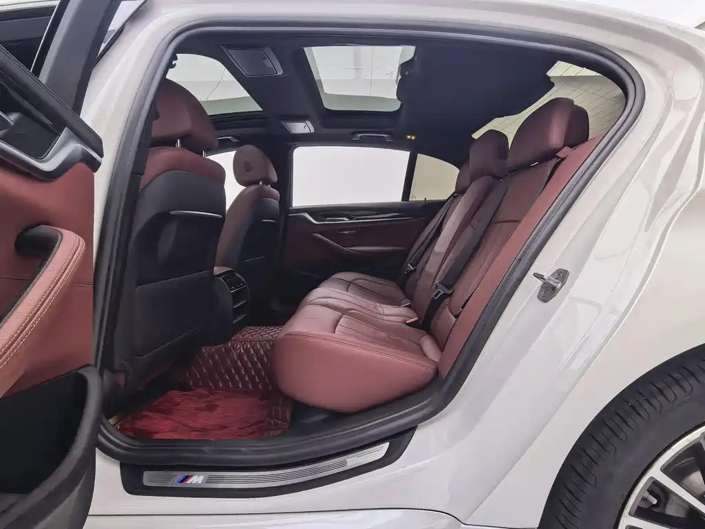BMW 5 Series 2019 facelift 530Li leading M sports package купить на сайте DeffCars